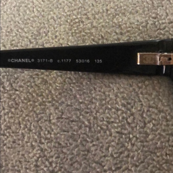 Chanel reading frames - Picture 7 of 7